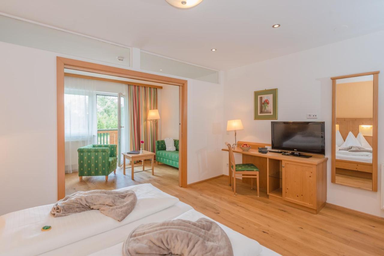 Sport & Familienhotel Baerenwirt Aich  Extérieur photo