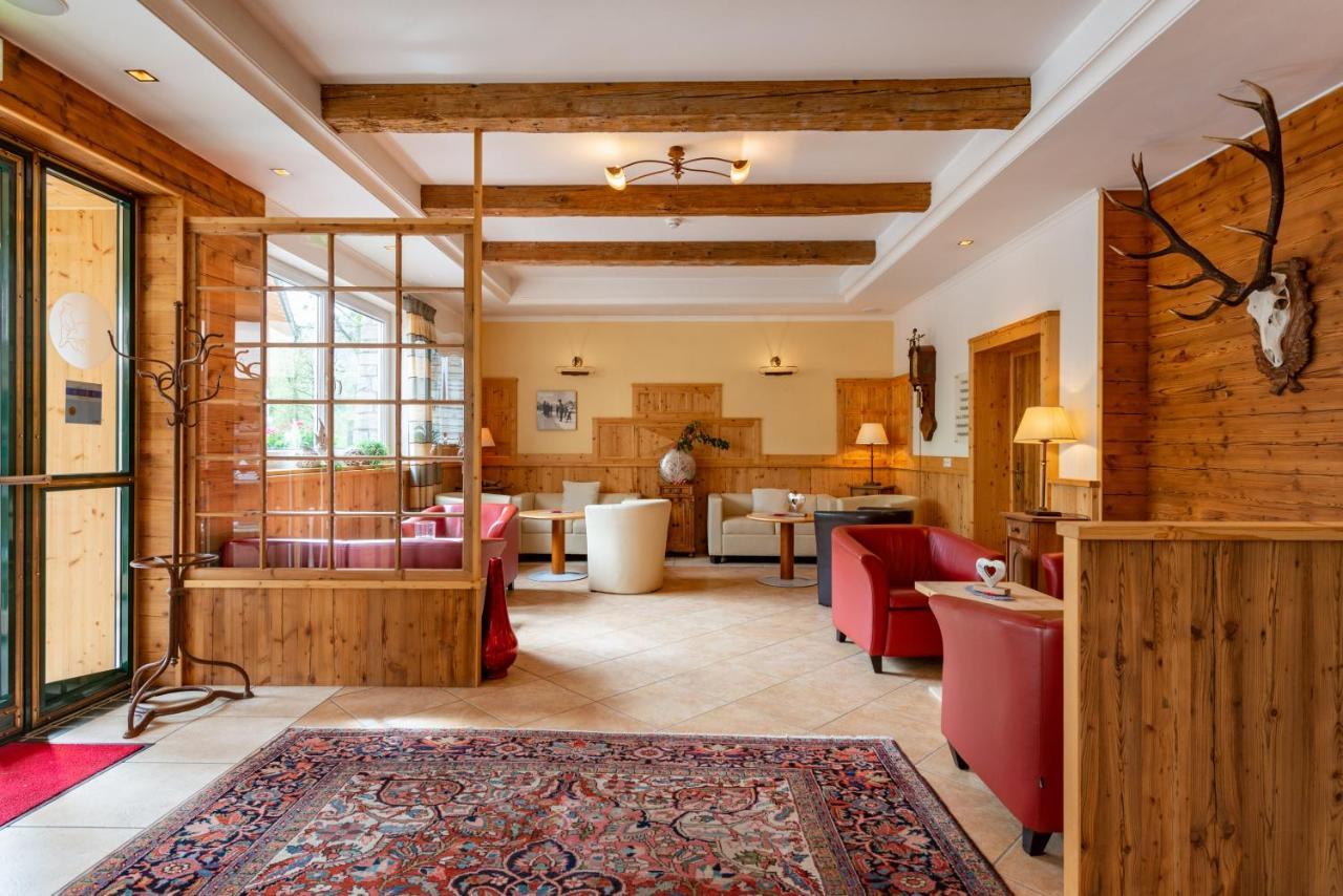 Sport & Familienhotel Baerenwirt Aich  Extérieur photo