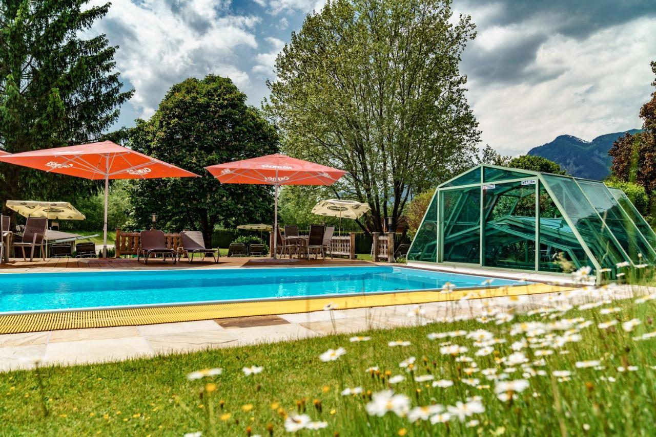 Sport & Familienhotel Baerenwirt Aich  Extérieur photo