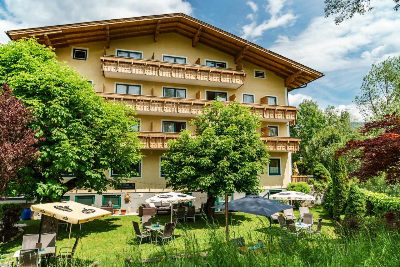 Sport & Familienhotel Baerenwirt Aich  Extérieur photo