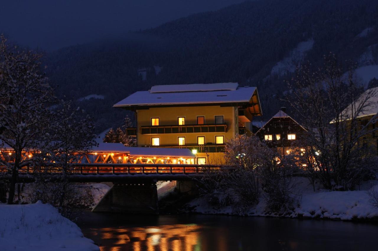 Sport & Familienhotel Baerenwirt Aich  Extérieur photo